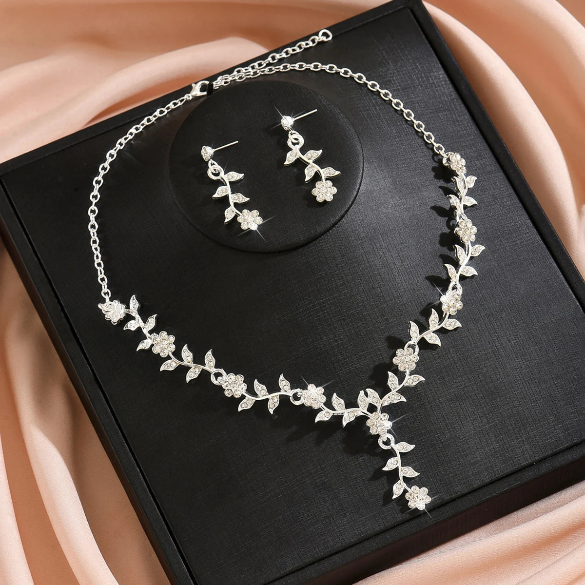 Elegant Women’s Choker Necklace & Earrings Set for Wedding & Prom goobingoo