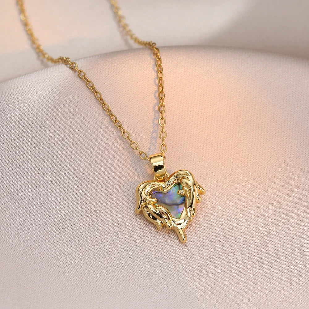 Fashionable and Luxurious Peach Heart Pearl Oyster Necklace, Personalized and Versatile Stainless Steel Clavicle Chain goobingoo