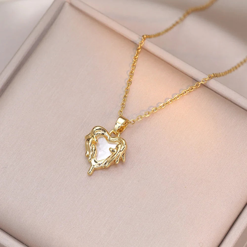 Fashionable and Luxurious Peach Heart Pearl Oyster Necklace, Personalized and Versatile Stainless Steel Clavicle Chain goobingoo