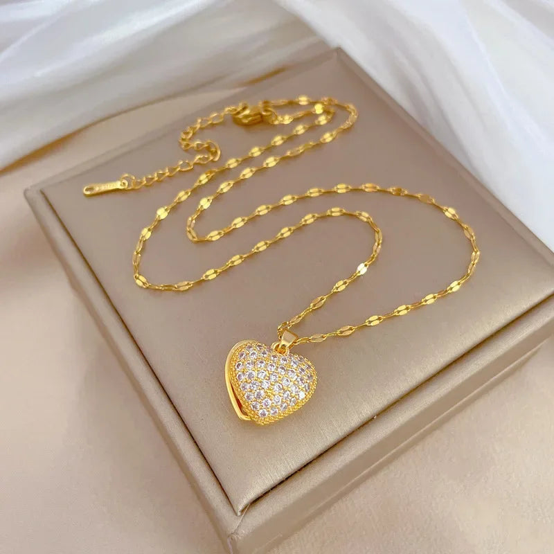 Fashionable and Luxurious Peach Heart Pearl Oyster Necklace, Personalized and Versatile Stainless Steel Clavicle Chain goobingoo