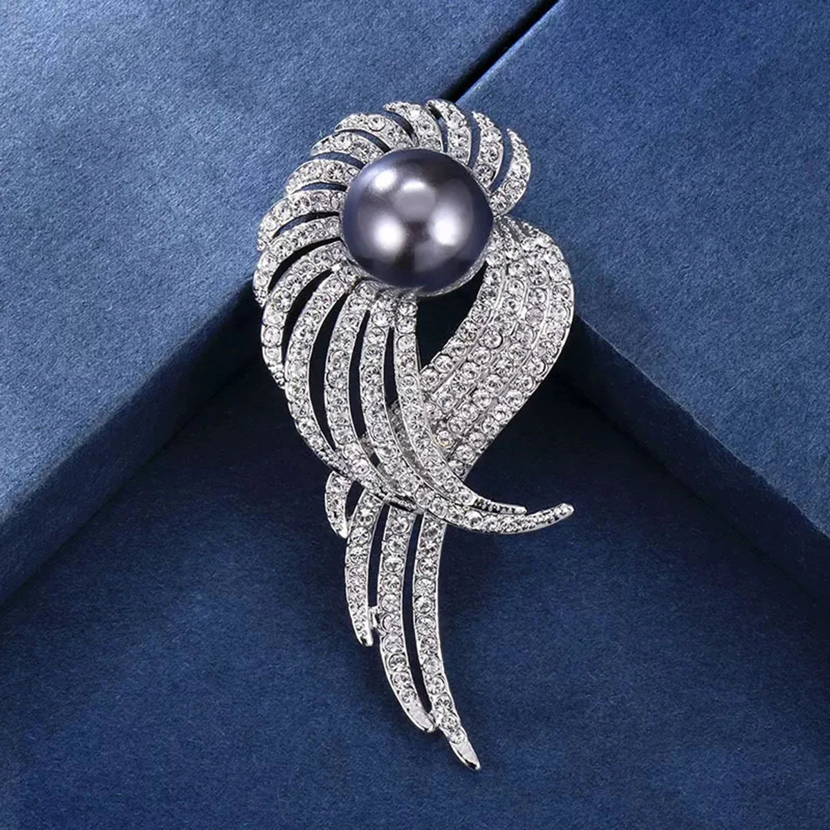 Tulip Flower Brooch — Elegant Coat Pin for Women