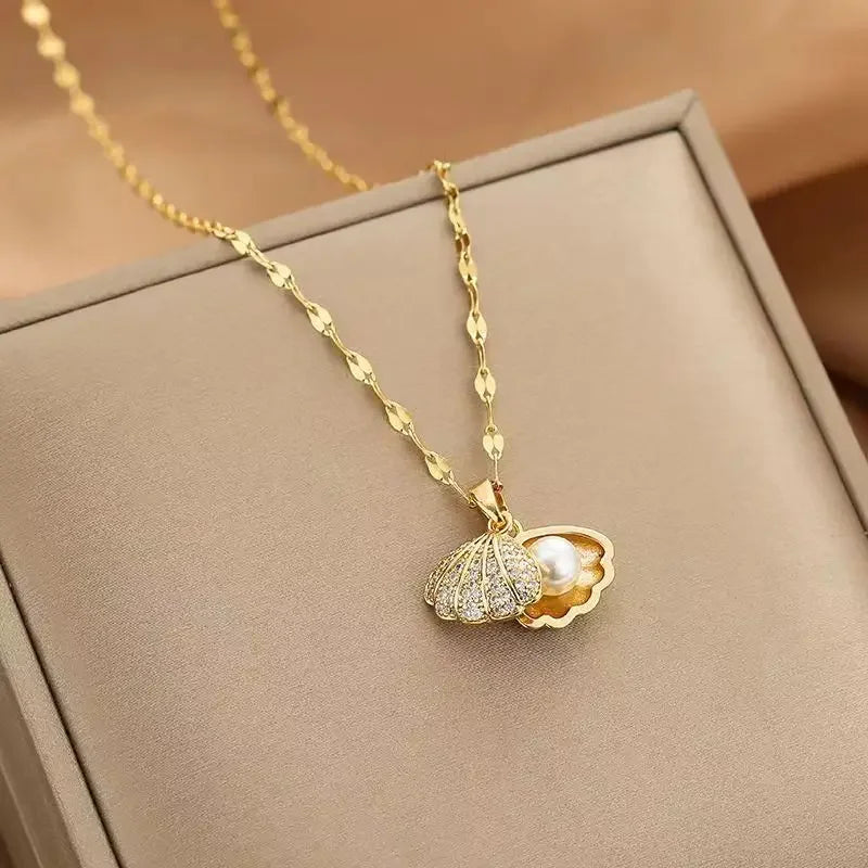 Fashionable and Luxurious Peach Heart Pearl Oyster Necklace, Personalized and Versatile Stainless Steel Clavicle Chain goobingoo