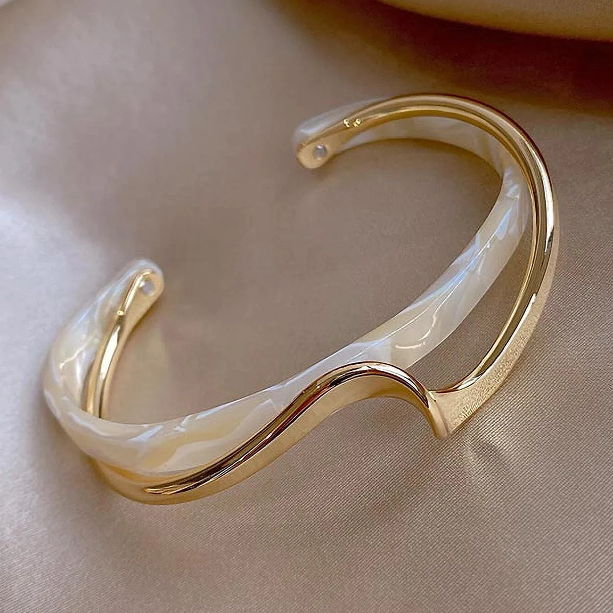 Emerald Resin Bangle Bracelet — Elegant Daily Statement