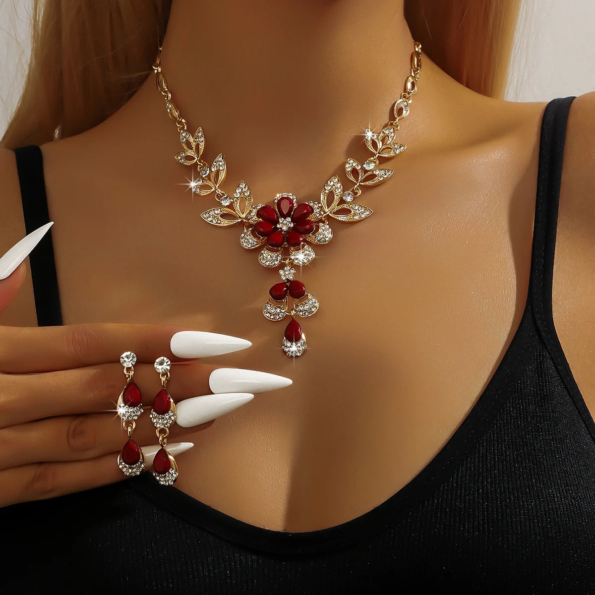 Black & Gold Flower Jewelry Set — Necklace & Earrings